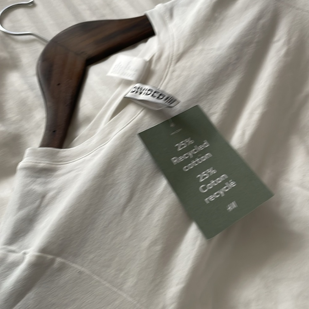 H&M basic long sleeve white cropped shirt